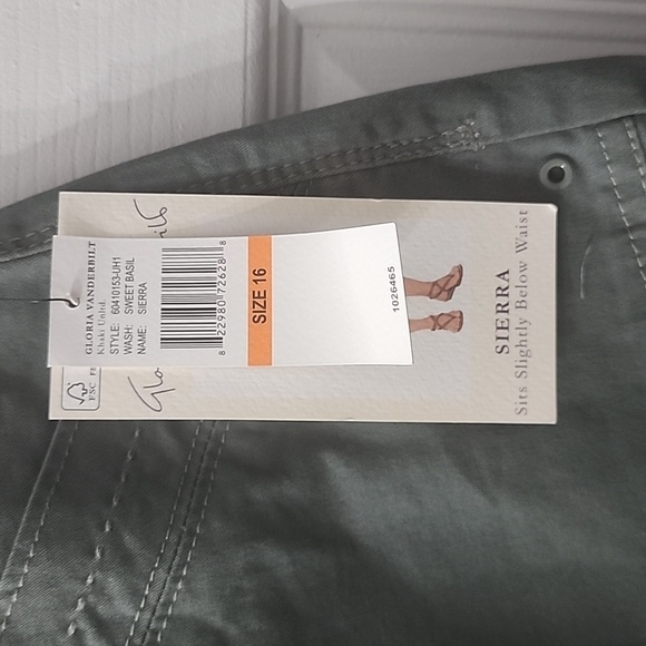 Gloria Vanderbilt Cargo shorts nwt - Picture 4 of 4